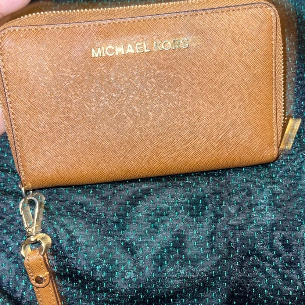 Michael Kors Large Smart Phone Wrislet  NWOT